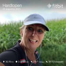 In 2018, I ran my first half marathon in Eindhoven. Today, six years later,  I returned to run it again.” 🇧🇪 #BelgianRunner 2018: 02:21:24 (06:39/km)  2024: 01:36:50 (04:35/km) 🔥