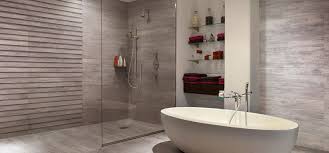 Il décrit brièvement en quoi consiste l'analyse verticale et l'analyse horizontale des ratios financiers, puisqu'une fois que vous avez calculé vos ratios financiers, il faut être en mesure de les analyser et en général, on va plutôt effectuer simultanément une analyse verticale et une analyse horizontale. Comment Agrandir Visuellement Sa Salle De Bains Grace A Un Revetement Mural