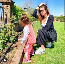 Enrico brignano è diventato padre. Flora Canto Instagram La Moglie Di Brignano Supersexy Conquista Le Donne