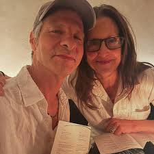 Thanks to our people for coming out to NYC's @mercuryloungeny for a leg of  my 2025 Satellites tour, dovetailing with @rachael_sage and  @kristenfordmusic's phenomenal Joy=Resistance tour. Follow them,  suivez-moi. #singersongwriter #indiemusic #poetrymusic