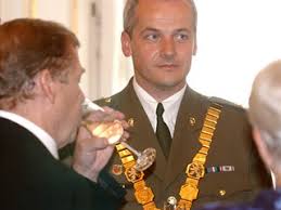 Odmaskovali Jsme Ceskeho Bojovnika S Koronavirem Je To Vojak Promysli Tahy Dopredu Rikaji O Prymulovi Znami Domov Lidovky Cz
