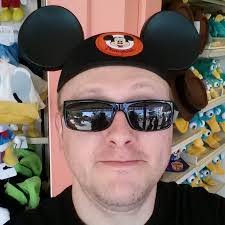 Dan Allison's Instagram, Twitter & Facebook