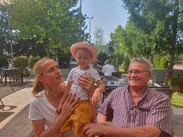 Born 5 april 1978 in berlin, east berlin) is a german swimmer.she won her first olympic medals in 1992 at the barcelona olympic games aged fourteen. Jo2tx4wfsymlvm