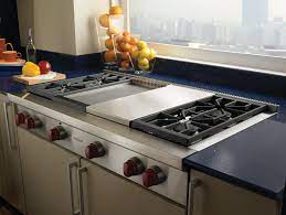 Each dual stacked, sealed burner has both an upper and a lower tier of flames. Wolf 48 Pro Style Gas Rangetop Stainless Steel Natural Gas Srt484dg Contemporary Kitchen Los Angeles By Universal Appliance And Kitchen Center Houzz