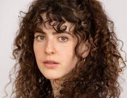 Meredith Lewis's Instagram, Twitter & Facebook