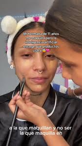 Mi Hermana Menor Me Maquilla