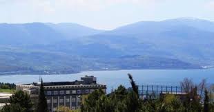Sapanca Golu Manzarasiyla Ozellikle Geceleri Bambaska Bir Gorunume Burunen Sakarya Universitesi