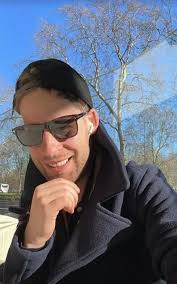 The charming millionaire who splurged