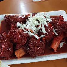 Jangan lupa gunakan buah nanas supaya rasanya lebih segar dan mengurangi risiko kolesterolnya ya! Syukur Sabari Trying The Infamous Sup Tulang Merah At Deen