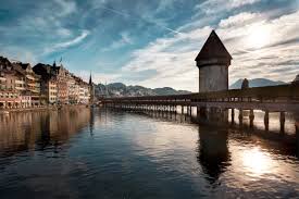 Tonight, light rain and light winds. Luzern Die Stadt Der See Die Berge Comeo