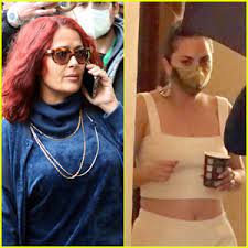 Seeing as house of gucci is slated to open on november 24, we're only months away from seeing what ms. Salma Hayek Sports Red Hair On The Set Of House Of Gucci With Lady Gaga 247 News Around The World