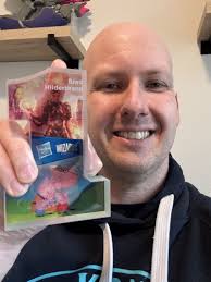 Over the summer I celebrated my first anniversary with Hasbro/Wizards of  the Coast and today I got this cool service award in the mail. One down,  hopefully many more to go! |