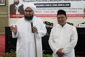 Bagaimanakah bergaul dengan orang yang menyakiti kamu? Kupas Tuntas Moderatisme Bersama Habib Ali Zainal Abidin Al Jufri Universitas Negeri Malang Um