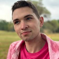 Devon Brandon's Instagram, Twitter & Facebook