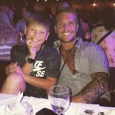Tom zanetti is an actor, known for road (2017), dead ringer (2018) and celebs go dating (2016). Tom Zanetti On Twitter I Had My Son Very Young I Had To Become A Man Before All My Friends Did I Wouldn T Change This Boy For The World X