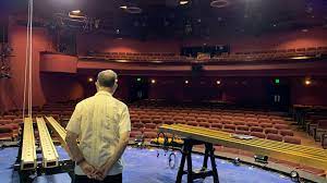 I want to tell everuyone the the venue is small enough to get an excellent seat but still deliver a big stage experience!!… Play Your Part Venice Theatre