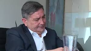«como alcalde de una comuna. Qkabfc7dimso M