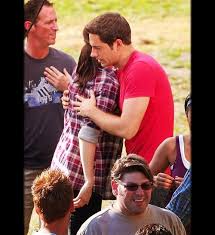 2010 mandy moore and zachary levi — i see the light (м/ф рапунцель) 03:44. Zachary Levi Hugs Mandy Moore For A Greeting Zachary Levi Mandy Moore Levi