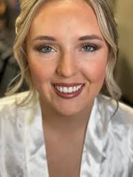 Hi! Makeup artist here 💕 I have some July weekends open if anyone is  looking for someone to do makeup