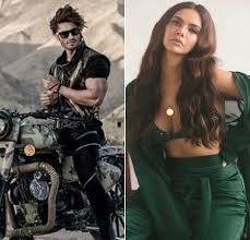 Shayan munshi is an indian model and actor who made his debut in the 2003 bollywood film jhankaar beats. Vidyut Jammwal Is The Strongest Man In Bollywood Says Esha Gupta Social News Xyz