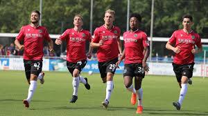 Hannover 96 hat eine bewegte vergangenheit hinter sich. Training In Trikots Hannover 96 Schiesst Fotos Fur Autogrammkarten Bilder Sportbuzzer De