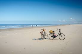 Zum strandurlaub in die niederlande reisen und aktiv werden urlauber, die in den niederlanden im strandurlaub aktive abwechslung suchen, können das gebiet rund um den urlaubsort auch mit dem fahrrad oder auf wanderungen erkunden. Strandurlaub Im Nachbarland Die Zehn Schonsten Strande Hollands Tageskarte