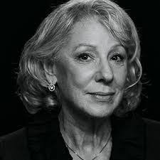 Janet Fender's Instagram, Twitter & Facebook