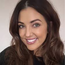 Elizabeth Mcluckie's Instagram, Twitter & Facebook