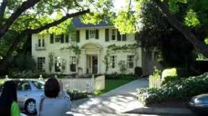 The house where exterior scenes for the father of the bride movies and the bernie mac comedy guess who? were as you can see when comparing it to the father of the bride house above, they are similar, but there are key differences from the door to the windows to the addition on the left. Father Of The Bride House Location Global Film Locations