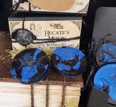 Hecates Moon Wax Melts  Witch Wax Melts, Triple Goddess Gift, Moon  Goddess Gift, Pagan Wax Melts, Tobacco and Oak - Etsy