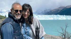 Jorge rial y romina pereiro en su boda (foto: Las Condiciones Especiales Del Casamiento De Jorge Rial Y Romina Pereiro Radio Metro Chepes