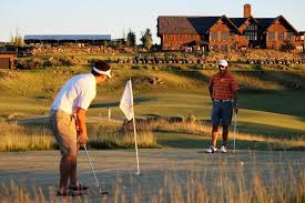 David mclay kidd made his name in the golf industry as the architect of the inaugural course at bandon dunes just down the road, and was a natural choice to build tetherow gc. Tetherow S Range Also Hosts A Par 3 Course Picture Of Tetherow Golf Club Bend Tripadvisor