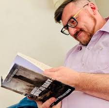 Mystery and Horror LLC 更换了头像。