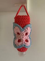 Head over to www.craftsy.com to download the pattern and cut out the pieces out of the fabric of your choice. Ravelry Hand Sanitizer Holder Pattern By Liesbeth Braam