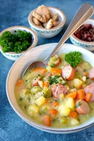 Ganz Einfache Kartoffelsuppe Mit Wurstchen Sahne Und Suppengemuse Rezept Kartoffelsuppe Rezept Einfach Kartoffelsuppe Mit Wurstchen Rezepte