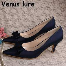 La couleur des chaussures sera à choisir avec soin. Chaussures De Mariage Pour Demoiselle D Honneur Bleu Marine Souliers De Mariage A Bout Pointu A Talon Moyen Pour Dames Taille 5 Aliexpress