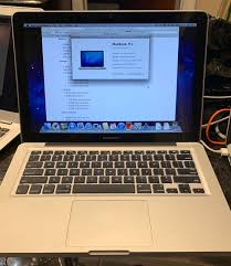 Macbook Pro Contains A 13 Inch Screen 2 5 Ghz Core I5 Original Charger 500gb Harddrive 4gb Ram Mac Os X Lion 10 7 5 Th 4gb Ram Macbook Pro Macbook Pro I5