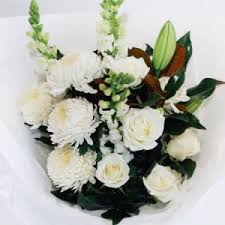 Sending a bunch of flowers is the best way express the understanding and sharing of this special emotional state and it is the best way to express your final respects and cares. Sympathy Flowers Melbourne Delivery Lillypad Flowers