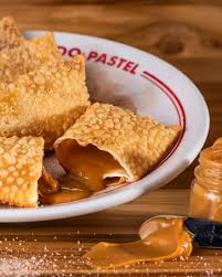 Porção de 6 mini pastéis doces