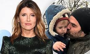 Media tweets by rob delaney (@robdelaney). Sharon Horgan Calls Catastrophe S Rob Delaney Strong And Wonderful Daily Mail Online
