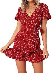 If your body forms a v, or inverted triangle, shape from your shoulders to your waist, this is a good indicator that you have broad shoulders. How To Dress Broad Shoulders And Small Bust Answearable