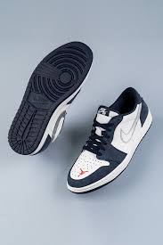 Sb Air Jordan 1 Low Eric Koston Midnight Navy Cj7891 400 2020 Air Jordans Nike Sneakers Outfit Sneakers