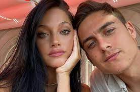 The juventus frontman made a hash of his bid to lift oriana up in the air under her thigh as the couple's two pet dogs kaia and bowen looked on. El Gran Paso De Oriana Sabatini Novia De Paulo Dybala Me Encanta Como Sali En El Video