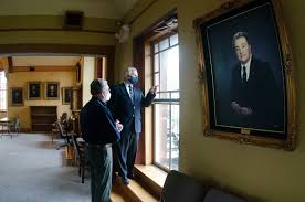 Sheldon whitehouse, american politician who was elected as a democrat to the u.s. A New Home And Money For The Veterans Eastbayri Com News Opinion Things To Do In The East Bay