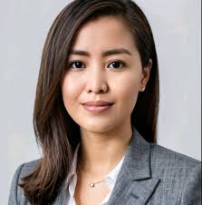 A very sweet conversation with Mama! 😊 . Paolo: Eto na yung suklay na  request mo, Mama! . Mama: Ang gusto ko SAKLAY, hindi SUKLAY! . Paolo: Ah  ganun ba?? Di bale,