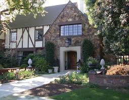Transform Your Property More Than The Weekend With These Effortless Landscaping Guidelines Traditional Exterior Exterior Design Tudor Style Homes