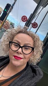 Carol Barton's Instagram, Twitter & Facebook