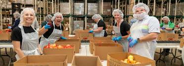 Food Pantry Volunteers | Greater Chicago Food Depository