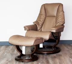 Smooth reclining and swivel system. Ekornes Stressless Live Recliner Chair Lounger And Ottoman Ekornes Stressless Live Recliners Stressless Chairs Stressless Sofas And Other Ergonomic Furniture