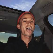 Adrian Newcomb (adriannewcomb)